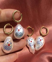 Jiwinaia designer perle clown visage souriant boucles d'oreilles personnalité à la mode femme asymétrique boucles d'oreilles festival cadeau 7286443