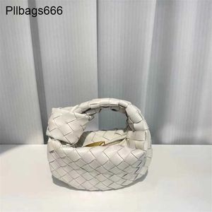 Jodie Bag Bottegvenets Handbags 2024 Italie Handbag Springsummer Nouveau mini-toile en tricot Fashion Polyvave Concave Forme de grande capacité Handheld Womens Am8o