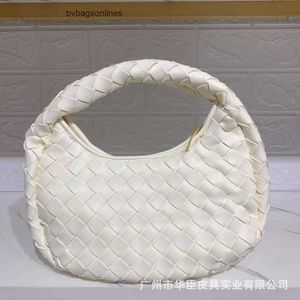 Bolso Jodie Bolsa Original Bottegs Venetas Andiamo 2024 Nuevo HOBO Pequeño tejido redondo para mujer Diseño japonés y coreano Bolso de bola de masa tejido a mano BNKZ