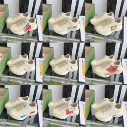 Novo Rhyton Sapatos Casuais Sapatos de Designer Homens Mulheres Tênis Vintage Senhoras Luxos Runner Trainers Chaussures Multicolor Platform Sneaker 35-46