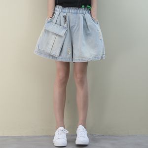 Johnature Korean Retro Patchwork Pockets Gat Elastische Taille Denim Wide Leg Shorts Zomer Losse Vrije tijd Dames Shorts 210521