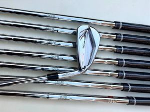 JPX923 Forged Fer Set Golf Clubs avec arbre en acier et couvercle de la tête (5-9pgs)