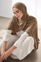 Jtvovo Femmes musulmanes Jersey Hijab Couleur solide Couleur enveloppe Écharpe Fashion Fashion Turban Islam Veil Flexible Premium Modal 240430