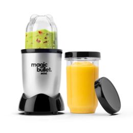 Juicers Mini 14 oz.Blender personnel compact argent / noir, la lame croisée est fabriquée en acier inoxydable et les tasses sont fabriquées en plastique bpafree