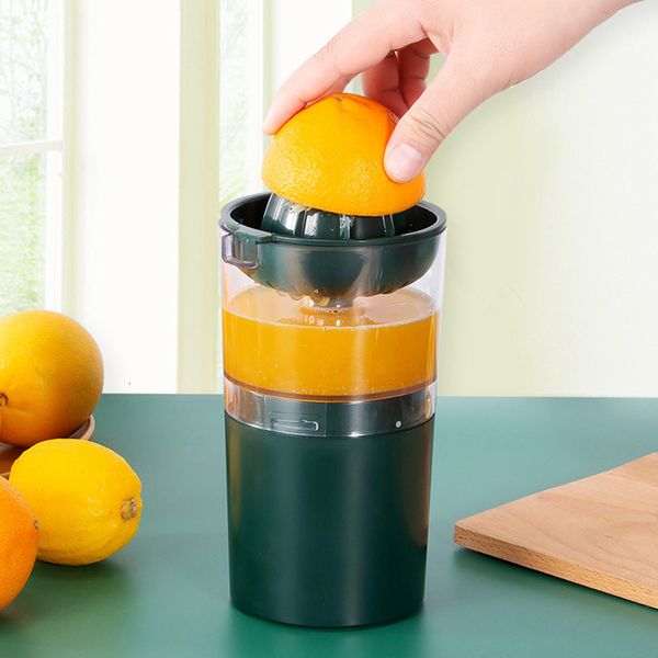 Exprimidores Exprimidor portátil inalámbrico 250 ml Exprimidor de frutas de limón naranja eléctrico Extractor USB Exprimidor de frutas Máquina de prensa de frutas para el hogar 230727