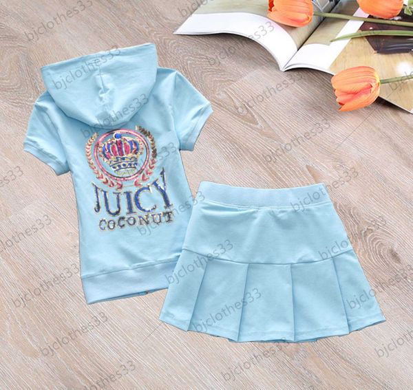 Juicy Coutoure Survêtement Femmes Robe Deux Pièces Dos Lettre Couronne Impression À Capuche Manches Courtes Cardigan Couleur Pure Jupe Plissée Femmes Porter 6 Couleurs