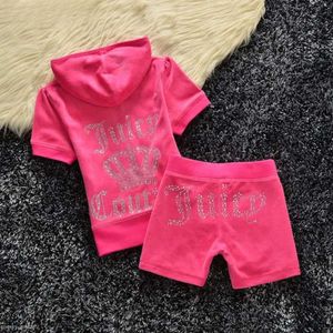 Juicy Designer T-shirt Twirt Two Pieces Shorts Femme's Tracksuit Summer Brand Brand Tracksuits Tracks Femme Femme Short Juicy Tracksuit 49