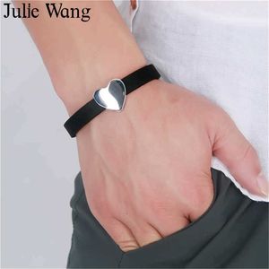 Julie Wang Mode Armbanden Hart Punk Polsband Zwart Rubber Siliconen Roestvrij staal Mannen Bangles Patry Casual Geschenken Q0719