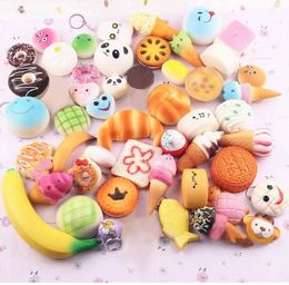 Jumbo Kawaii Squeeze Toys Mini Soft Extrusion Brood Speelgoed Sleutelhanger Rijmende Decompressie Squishy Slow Rise voor kinderen