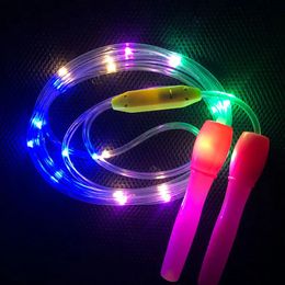 Cordes à sauter Crossfit Fitness LED Light Up sauter enfants lumineux maison école enfants corps exercice corde couleur aléatoire 231214
