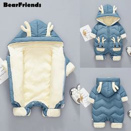 Jumpsuits 2023 geboren babymeisjeskleding Winter Snowsuit Plus fluwelen dikke jongens jumpsuit 0-3 jaar Romper jongen overalls peuterjas 231204