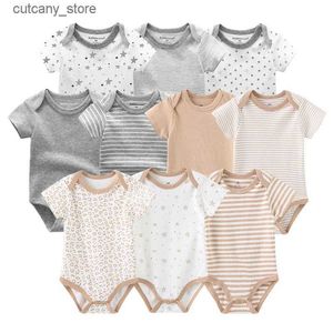 Combinaisons 2023 unisexe couleur unie 5 pièces bébé fille vêtements coton nouveau-né body dessin animé imprimé bébé garçon vêtements ensemble été Bebes L240307