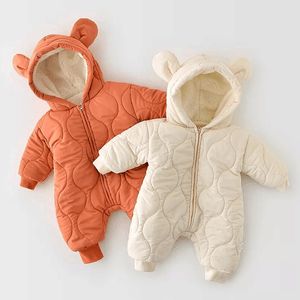 Jumpsuits babykleding winter baby plus fluweel katoenen geveedde jumpsuit baby cartoon cartoon lange mouwen romper baby verdikking warme romper 230228