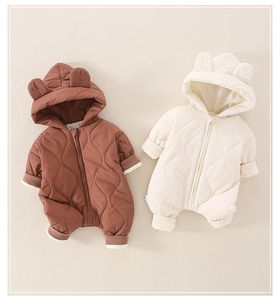 Jumpsuits winter babykleding overalls geboren capuchon rompers beren pak katoen verdikkende jongens meisjes buitenkleding 230228