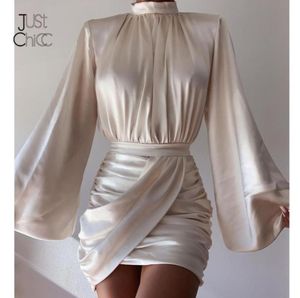 Justchicc Robe en satin ruched Femmes White Lasern Sleeves Sexy Party Robe Automn Night Club Mini robes 2021 VestDiOS1465716