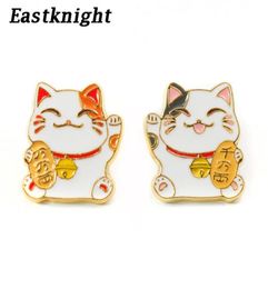 K356 Lucky Cat Leuke metalen emailpennen en broches voor rappin rugzakzakken badge coole cadeaus 1 pcs67479891703059