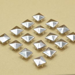 Kalaso 100pcs 8 mm/10 mm/12 mm Pyramid Pyramid Square Claw uñas Rivadas Accesorios de artesanía de bricolaje Prenda de bolsas de cuero al por mayor