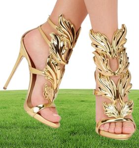 Kardashian Luxury Women Bombas de verano crueles de verano Poleadas Sandalias de hojas de metal dorado zapatos de tacones altos con caja4295369