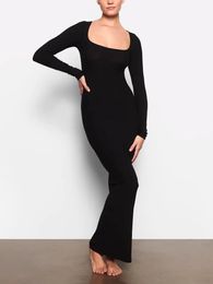 Kardashians automne pur désir fille épicée apparaît mince enveloppé hanches col large robe à manches longues femmes jupe longue 240311