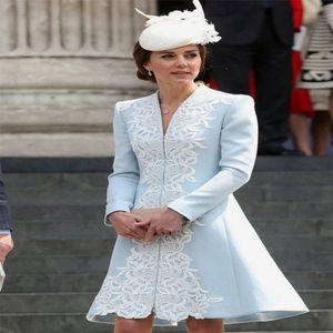 Kate Middleton mère de la robe de mariée avec veste Duchesse de Cambridge Dentelle Bleu ciel clair Robes de bal Occasion Outfit