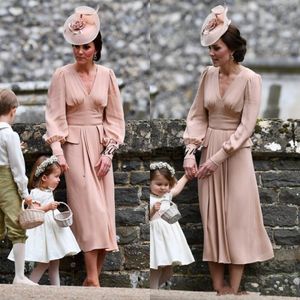 Kate Middleton Simple Chiffon Moeder van de bruid jurk lange mouwen lange mouwen thee lengte vintage bruiloft gasten jurk v nek stoffig roze formeel go 330w