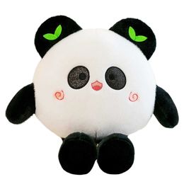Kawaii Panda Plush Toy Realistische vulpop zacht en comfortabel huidvriendelijk pluche speelgoed geschikt voor kinderen en meisjes cadeau decoratie 240426
