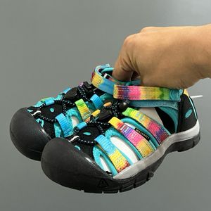 Diseñador de KD Two Way Way Way Sandals Sandalias para niños Niñas al aire libre Confort transpirable zapatillas de zapatillas de zapatillas de solas