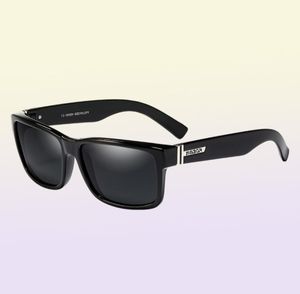 KDEAM POLARIZADAS Sport Gafas de sol para hombres Mujeres Protección UV Camas de sol para el béisbol Conduciendo el golf de pesca CX2007069421810