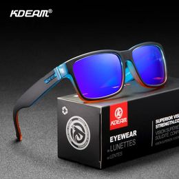 KDEAM Renovación de Sport Men Gafas de sol polarizadas Suminosamente colores Sol Conducir al aire libre Gafas de sol con caja 240410