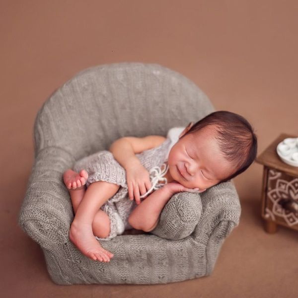Souvenirs 3Pcs / set born Baby Pography Props Posing Mini Sofa Arm Chair Pillows Infant Po Prop Accessoires 100 Days Shooting Props 230526