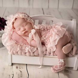 Keepsakes 5pcs Baby Lace Dresshatpillowshortsshoes Set Infants Po Shooting Costume Outfits Geboren Pography Props 230504