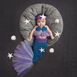 Herinneringen geboren Baby Schattig Meisje Kleding Set Blue Mermaid Knit Kostuum Pography Prop Gehaakte Handbanden Meisjes Kinderkleding Sets 230801