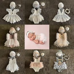 Keepsakes Born Baby Lace Dress Pography Prop Costume Headbands Hat 1 maand Princess Cloths Props Accessoires Outfit Set voor Girls 230526