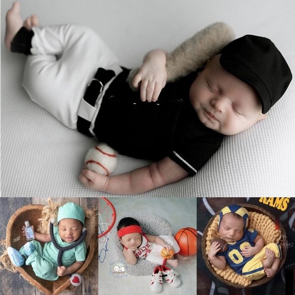 Souvenirs nés Bébé Pography Props Sports Basketball Baseball Docteur Pompier Tenues Set Studio Shooting Po Accessoires Props 230620