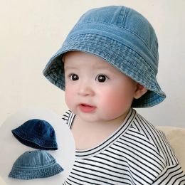 Keept het kinderbescherming opvouwbare visser van kinderen, emmer hoed in gewassen denim winddichte kinriem