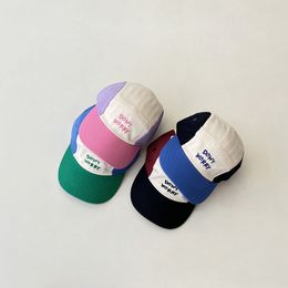 Souvenirs Topi Panier Anak anak Huruf Mode Musim Semi dan Gugur Gaya Corée 2023 Memuncak Bisbol Bayi Laki laki Perempuan 230516