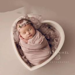 Aandenkens Houten Hartvorm Doos Mand Decoratie geboren Baby Schattig Groei Gedenkteken Pography Rekwisieten Po Poseren Schieten Accessoires 231213