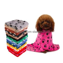 Kennels Pens 60X70Cm Couverture pour animaux de compagnie Petite serviette d'impression de patte Chat Chien Polaire Doux Chaud Belles Couvertures Lits Coussin Tapis ER 22 Couleurs DB Dhufs