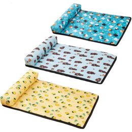 Kennels stylos Pet Dog Oreiller Tapis de refroidissement Pad Été Chiens Chats Glace Soie Couverture Coussin Canapé Chaton Accessoires Chiot Fournitures 231124