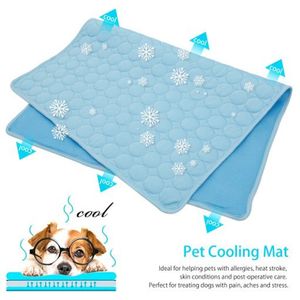 Le tapis de refroidissement ultime pour animaux de compagnie Tapis d'été respirant et lavable Chien Chat Couverture auto-refroidissante pour caisse de chenil et lit Soie glacée 230625