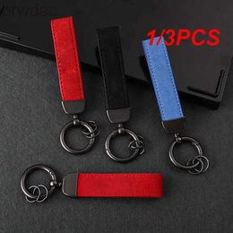 Anillos clave 1/3pcs Cadena de llave de automóvil Luxury Luxury Genuine Leather Keychain Hebilla de color puro Anillo de llave para hombres y mujeres Interior de automóvil universal 240412