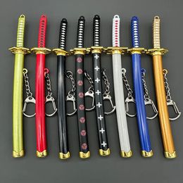 Porte-clés 8 styles Roronoa Zoro Swords Porte-clés pour hommes Femmes Fourreau Katana Sabre Boucle Porte-outils Porte-clés de voiture Chaînes Cadeau Q 053 231117