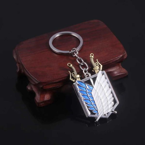 Porte-clés Anime Attaque sur Titan Porte-clés Shingeki No Kyojin Ailes de la Liberté Épée Arme Pendentif Porte-clés pour Hommes Bijoux J240108