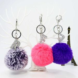 Key Rings Fluffy Multicolor Pompom Faux Rabbit Fur Ball Keychains Crystal Letters Key Rings Trendy Jewelry Bag Accessoires Geschenk