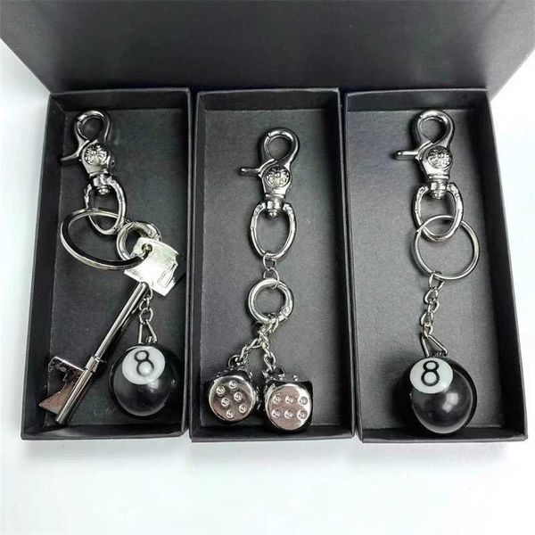 Llaveros Japonés Metal Tallado Negro Ocho Dados Llavero Sólido Para Hombre Y Para Mujer Accesorios De Tendencia Regalo Colgante Street Fashion Q240402