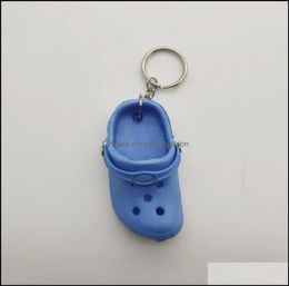 Anneaux clés bijoux personnalisés 1pc mignon 3d Mini Eva Beach Hole Petite chaussure Keychain Girl Sac cadeau Accessoires Décoration Courterie FL9424969