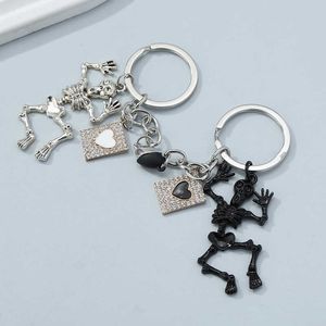 Key Rings Punk Skull Keychain Heart Magneet Hanger Vriendschap Key Ring voor paar Lovers Gift modieuze autosleutels Handmade AA230411