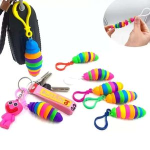 Keychain fidget jouets articulés limaces articulées les clés de clés 3D flexibles Kelechains Sensory Squishy Stress Splayer Autisme a besoin de jouet adulte arc-en-ciel anti-stress pour les enfants FY3797 S S