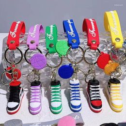Sleutelhangers 100 stuks 3D Mini Ai1 rubberen sneaker schoenen sleutelhanger groothandel PVC sleutelhanger basketbal sport sleutelhangers met dozen 832 Kies stijlen