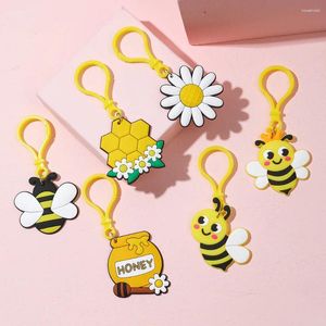 Sleutelhangers 10 stuks Bee Bloemen PVC Leuke Cartoon Sleutelhangers Voor Jongens Meisjes Kleine Gift Bag Charms Auto Ringen Houder